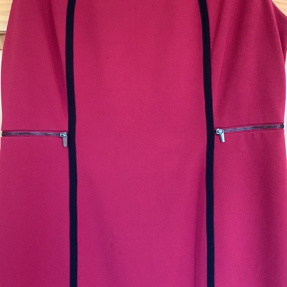 Sleeveless dress - Picture 2 of 6